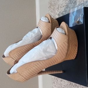 L.A.M.B ILANE New Tan Size 10